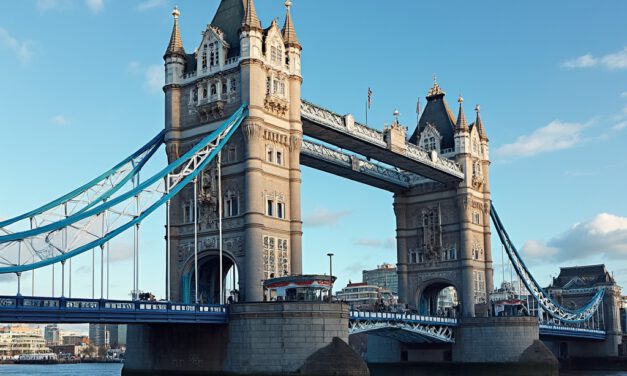 Ein Rundgang durch die ikonische Tower Bridge in London