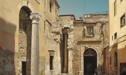 Neapel: Eine Stadt durch die Zeit